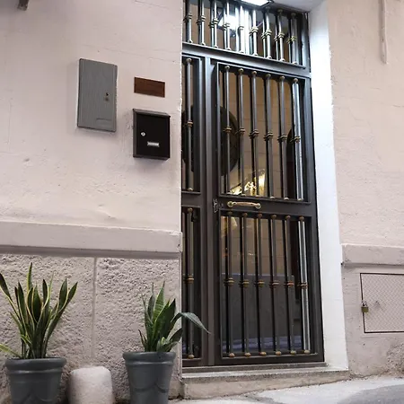 T&f Casa Al Capo - In Centro A Feriehus